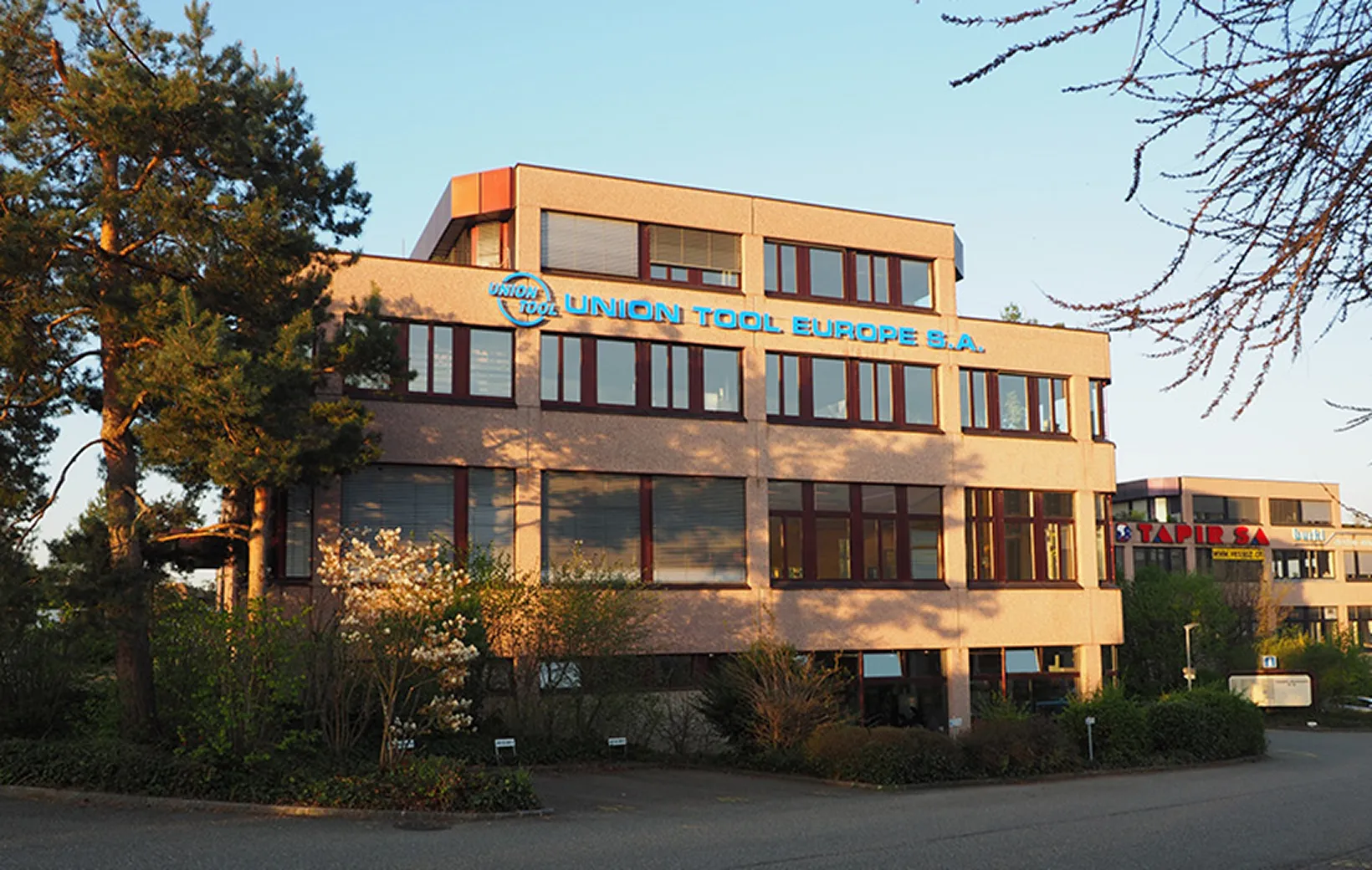 欧州現地法人UNION TOOL EUROPE S.A.